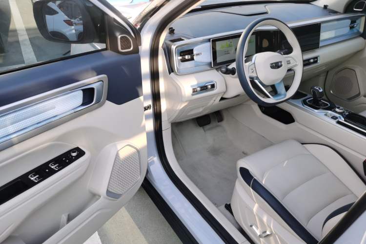 Used Geely Auto icon 2025 Linglong 1.5TD Ruyi Edition
