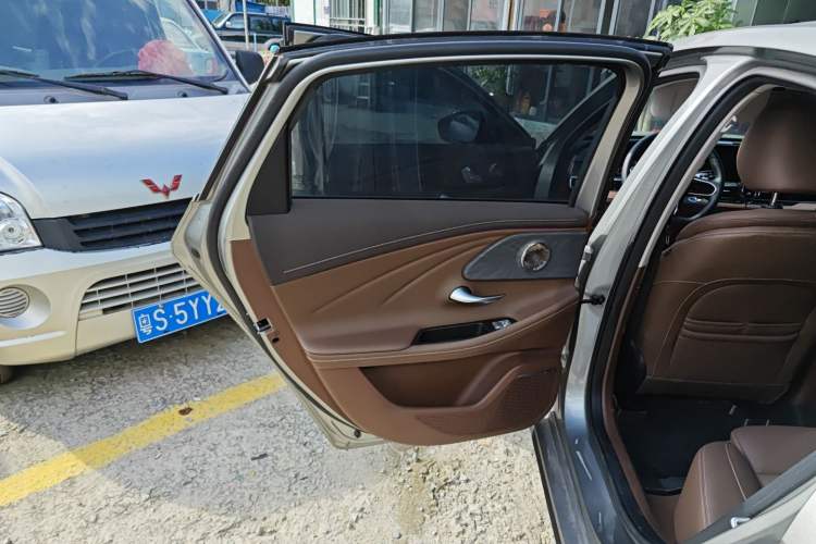 Used Chery Arrizo 8 2023 High-Performance Edition 2.0T DCT Powerfully Equipped
