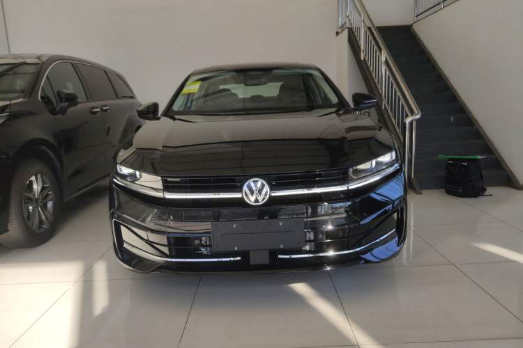 Used Volkswagen Magotan 2024 380TSI DSG Prestige Edition DaMai Package
