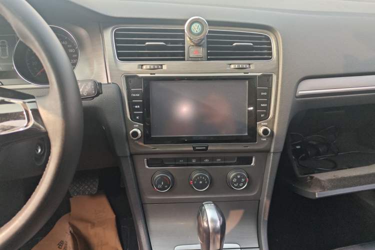 Used Volkswagen Golf 2016 230TSI Automatic Comfort Version
