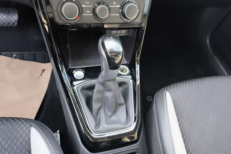 Used Volkswagen Tacqua 2021 200TSI DSG JoyConnect Edition