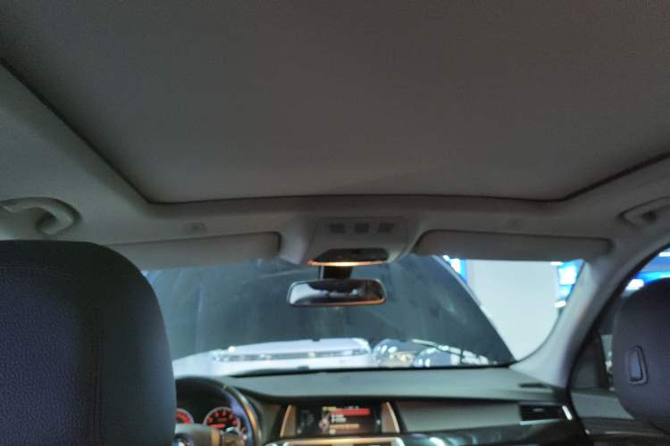 Used BMW 5 Series GT 2015 535i Leading Model