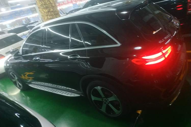 Used Mercedes-Benz GLC 2019 Facelift GLC 260 L 4MATIC Luxury Model
