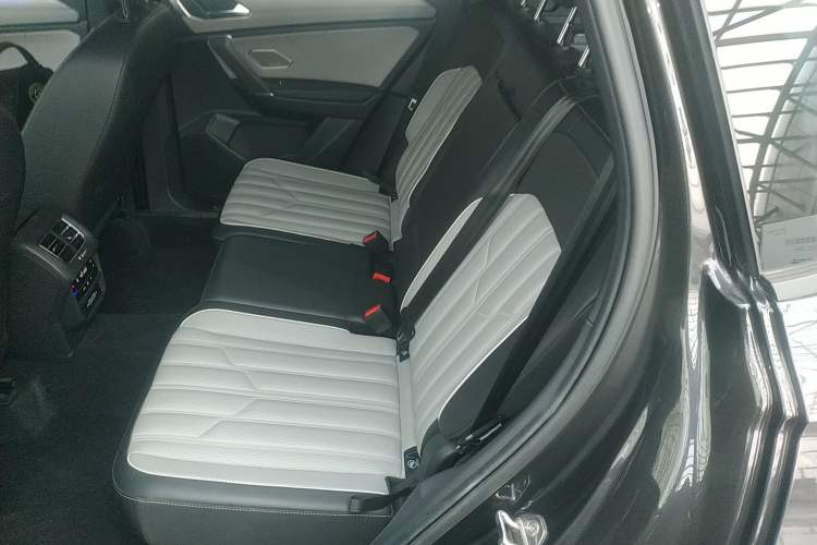 Used Volkswagen Tayron 2023 Revised Version 380TSI All-Wheel Drive R-Line Pro Smart Edition
