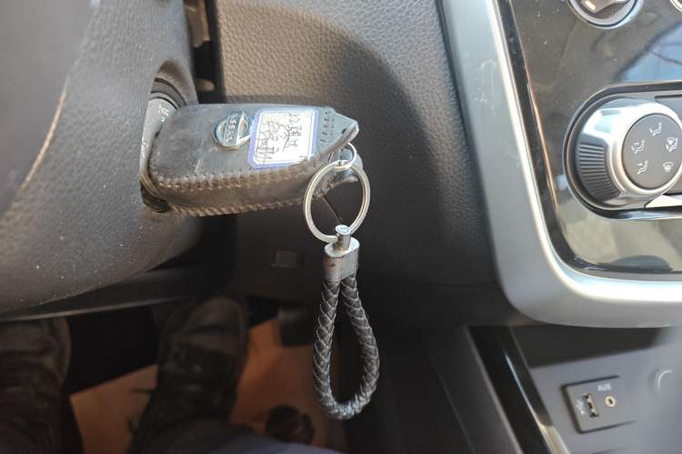 Used Nissan Tiida 2021 1.6L CVT Cool Edition
