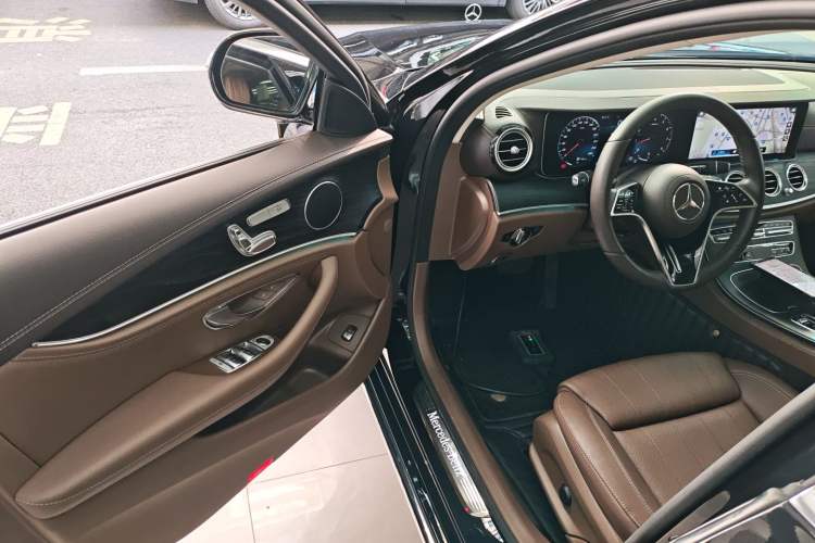 Used Mercedes-Benz E-Class 2023 E 260 L
