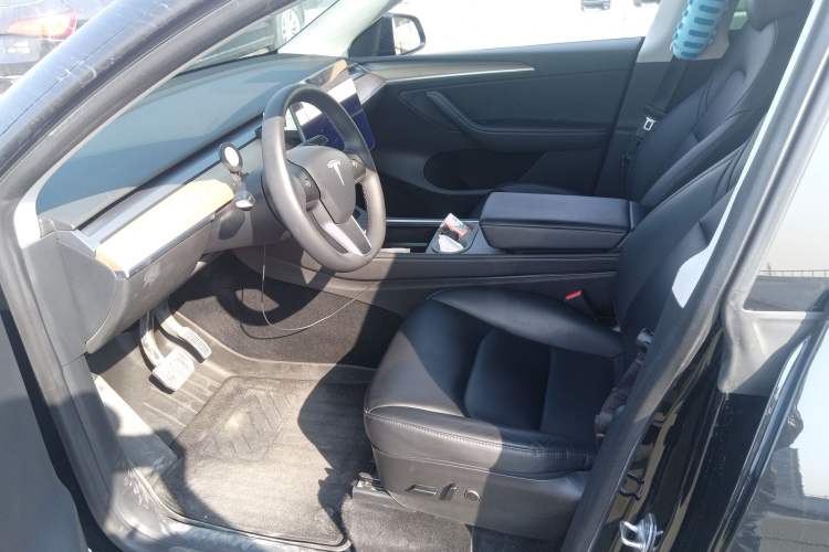 Used Tesla Model Y 2022 Rear-Wheel-Drive Version
