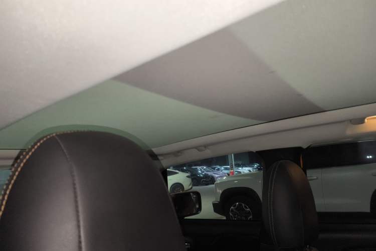 Used  Renegade 2018 Connected Large Screen Version 180T Automatic High-Energy Edition