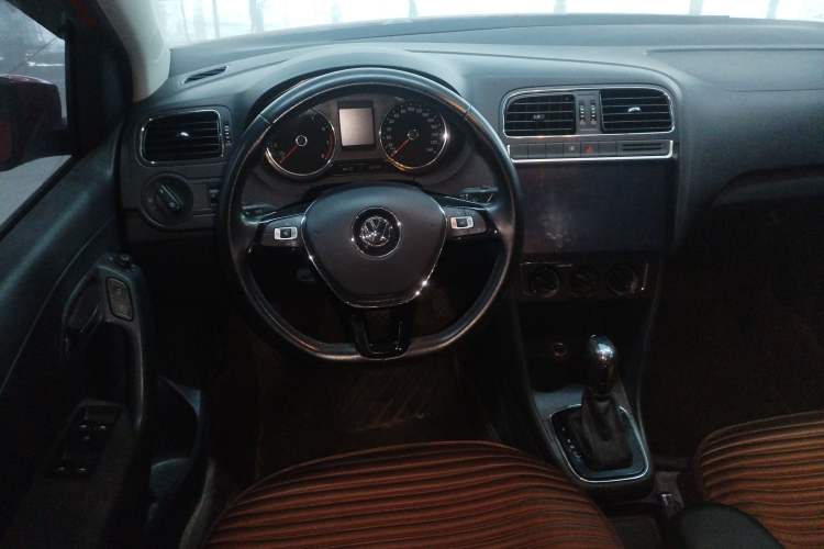 Used Volkswagen Polo 2016 1.6L Automatic Comfort Model