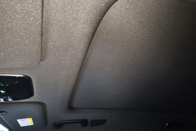 Used Lynk & Co 08 EM-P 2025 220 km All-Wheel-Drive Performance Halo