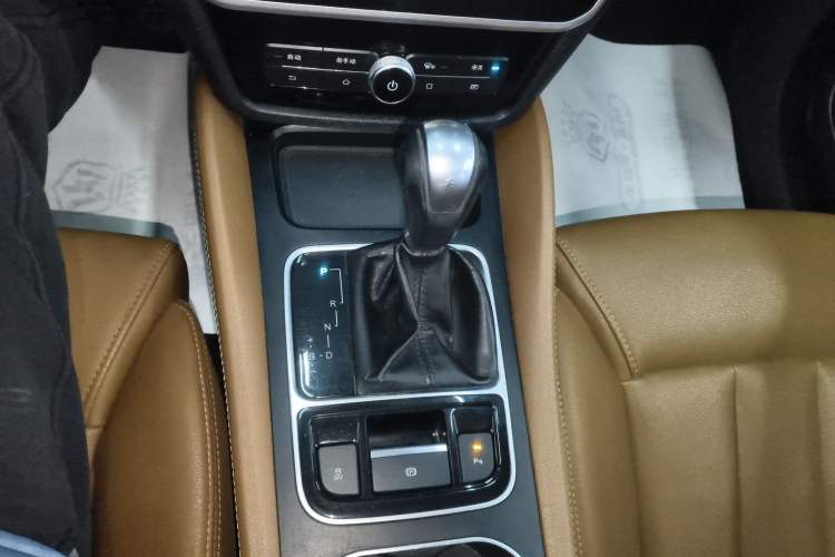 Used BYD Song MAX 2018 1.5T Automatic Smart Connect Elite Model with 6 Seats