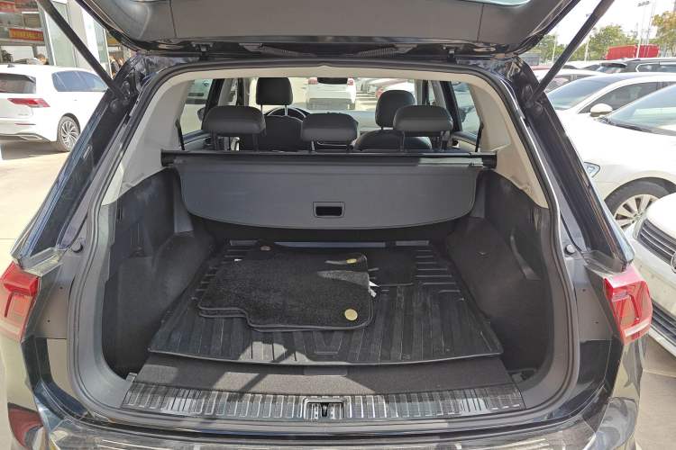 Used Volkswagen Tiguan L 2018 330TSI Automatic Two-Wheel Drive Luxury Edition
