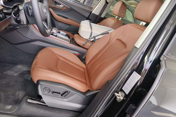 Used Audi Q7 2024 45 TFSI quattro S line Black Warrior Edition
