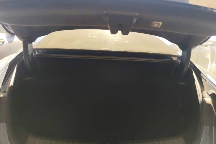 Used  SU7 2024 Rear-Drive Ultra-Long Range Advanced Pro-Level Intelligent Driving Version
