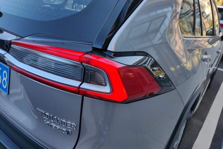 Used Toyota Wildlander 2023 Dual-Motor 2.5L E-CVT Four-Wheel Drive Prestige Edition