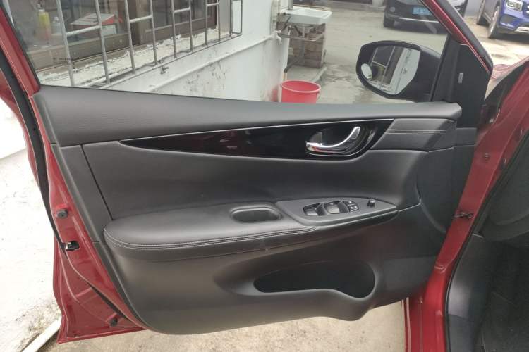 Used Nissan Tiida 2019 1.6L CVT Smart Drive Version China VI Standard