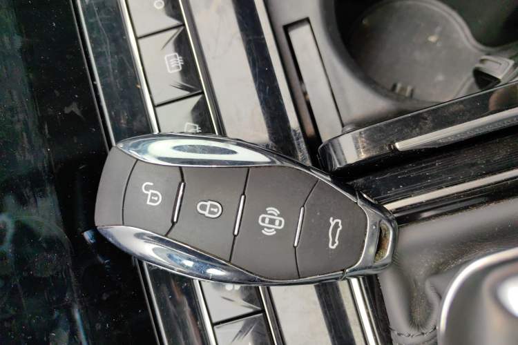 Used Hongqi H5 2024 1.5T DCT Smart Connect Flagship Edition