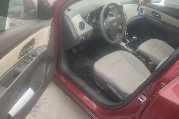 Used Chevrolet Cruze 2015 1.5L Classic SL MT
