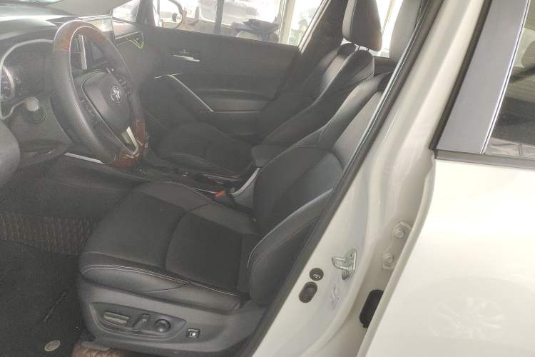 Used Toyota FRONTLANDER 2022 2.0L CVT Luxury Edition
