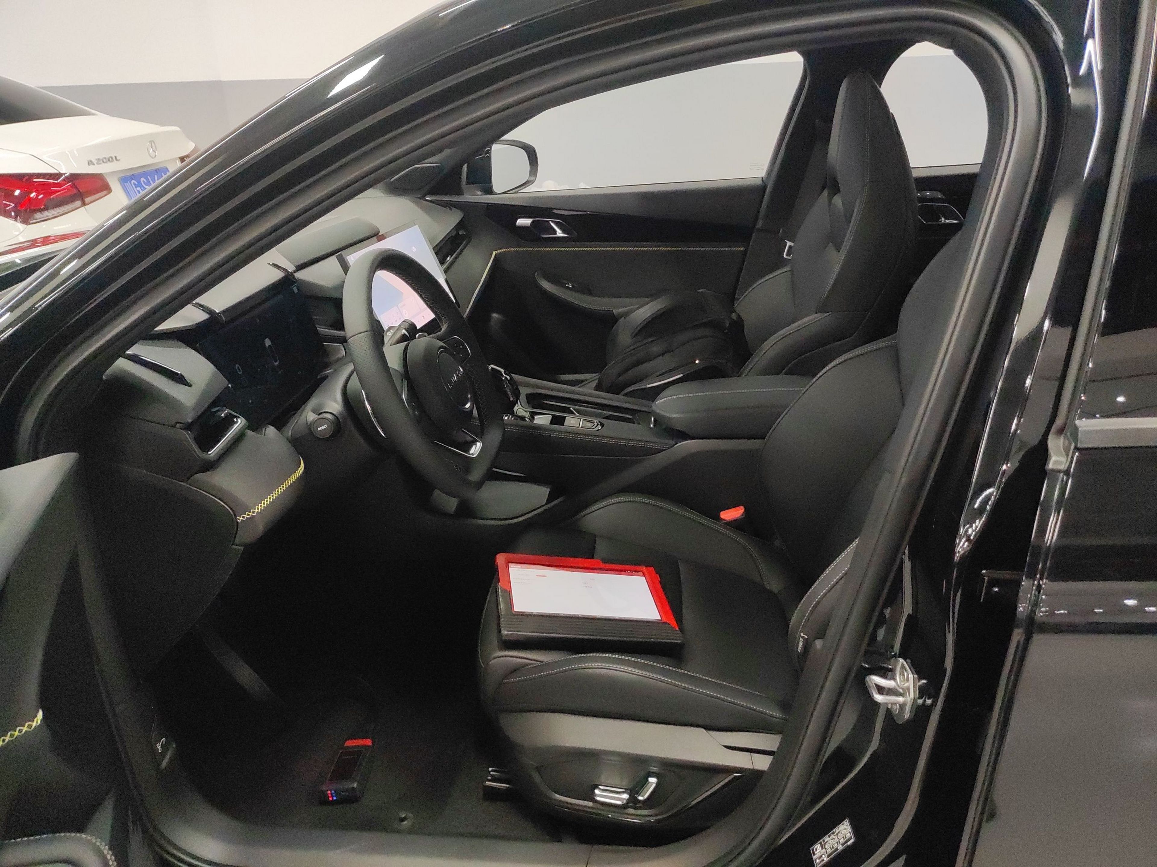 Переднее сиденье в автомобиле