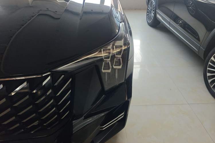 Used GAC Trumpchi GS8 2022 Linghang Series 2.0 TGDI Two-Wheel-Drive Luxury Smart Connectivity Version (7 Seats)