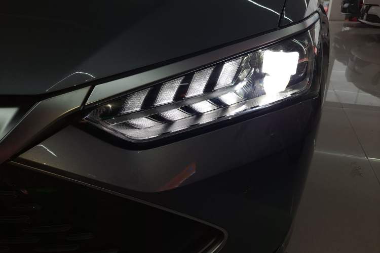 Used BYD Qin PLUS 2024 HONOR Edition DM-i 55KM Leading Model
