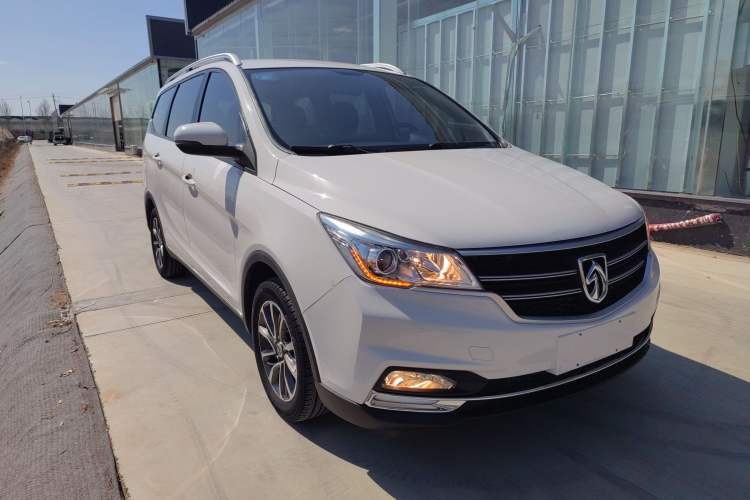 Used Baojun 730 2019 1.5L Manual Fashion Model 7-seater China VI