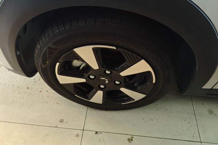 Used Wuling Bingo PLUS 2024 330 km Range Five-Seater Version
