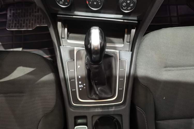 Used Volkswagen Golf 2018 1.6L Automatic Comfort Model
