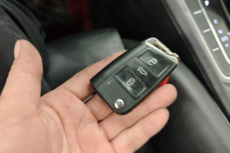 Used Volkswagen Golf 2016 230TSI Automatic Luxury Version
