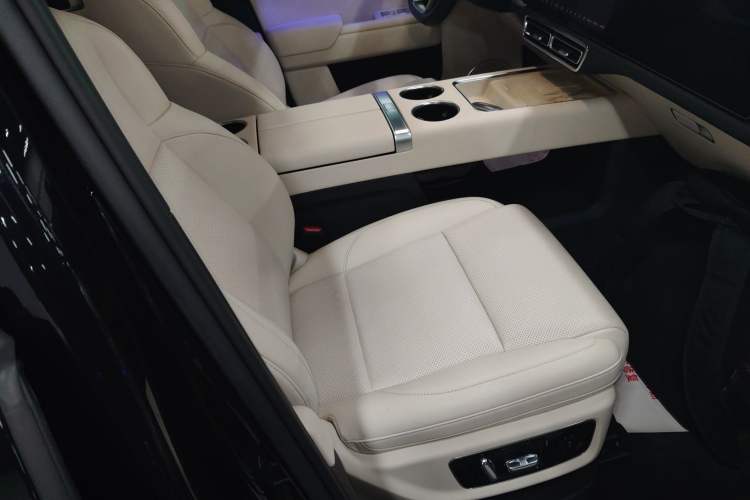 Used Li Auto L8 2023 Pro Model
