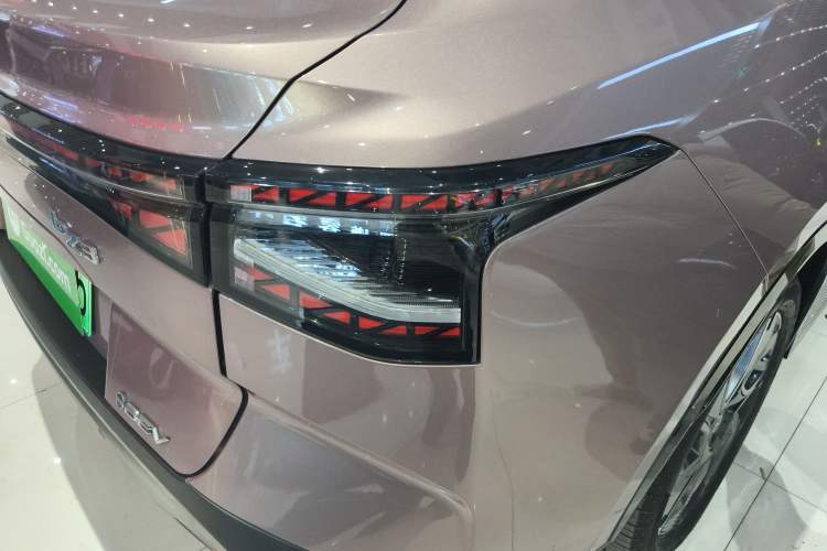 Used Toyota bZ3 2023 616 km Long-Range Premium
