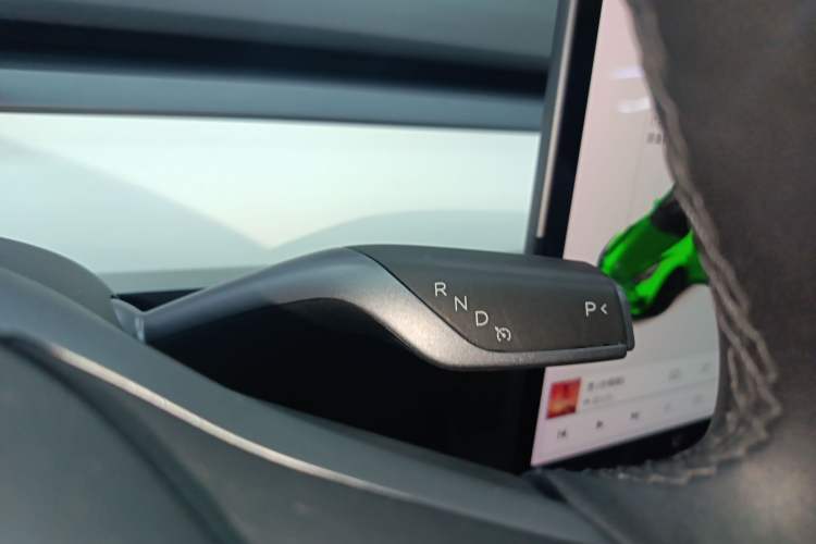 Used Tesla Model Y 2021 Long-Range All-Wheel-Drive Version 3D7
