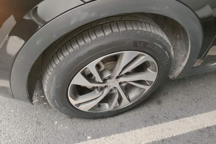 Used Buick Envision 2020 Encore S 652T Four-Wheel Drive Luxury Model
