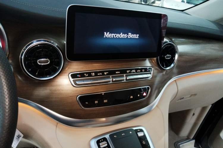 Used Mercedes-Benz V-Class 2020 V 260 L Long-wheelbase Luxury Edition