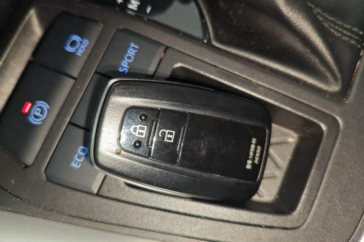 Used Toyota RAV4 2022 2.0L CVT Two-Wheel Drive Fashion Plus Edition
