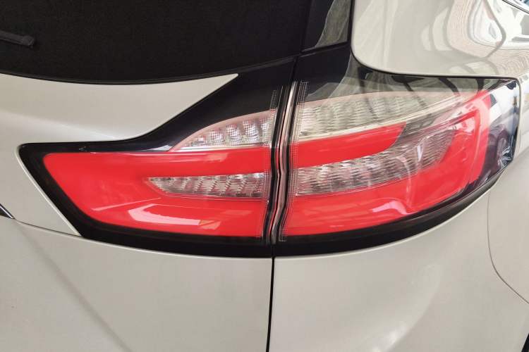 Used Ford Edge 2020 EcoBoost 245 Two-Wheel Drive Titanium 7-Seater
