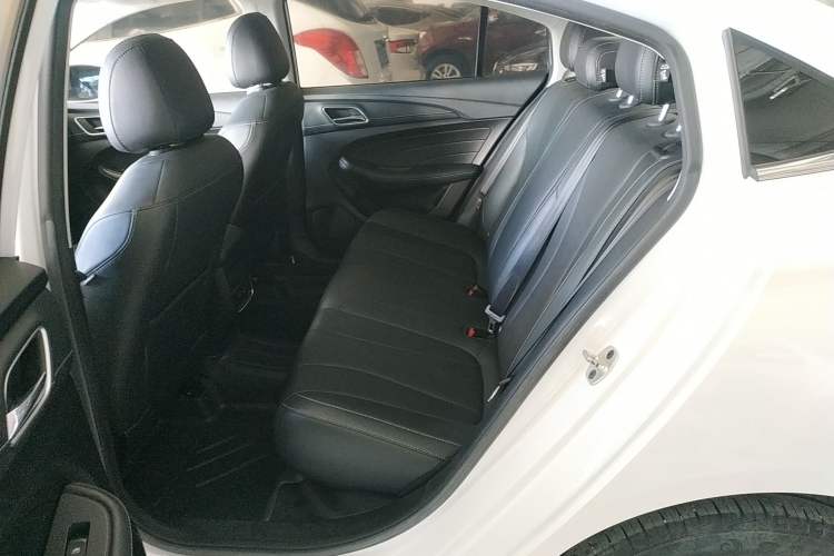 Used Roewe i5 2020 1.5L Automatic 4G Connect Luxury Flagship Edition
