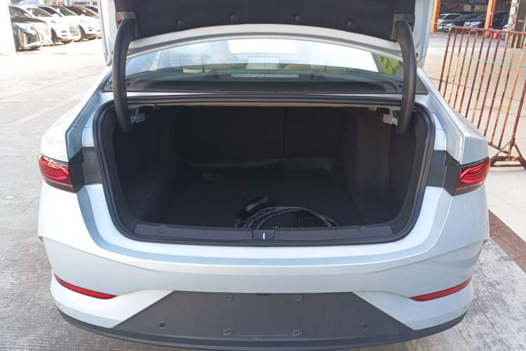 Used BYD Qin PLUS 2025 DM-i Smart Drive 120KM Superior Model