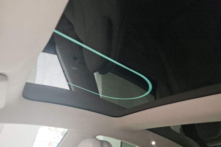 Used Hima Luxeed S7 2025 705 km Max
