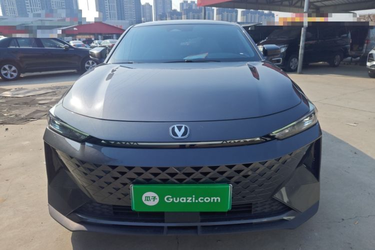 Used Changan UNI-V iDD 2024 Blue Whale Smart Electric iDD 136km ZhiKu Model
