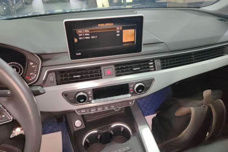 Used Audi A4L 2019 40 TFSI Fashion Edition China VI Emission Standard