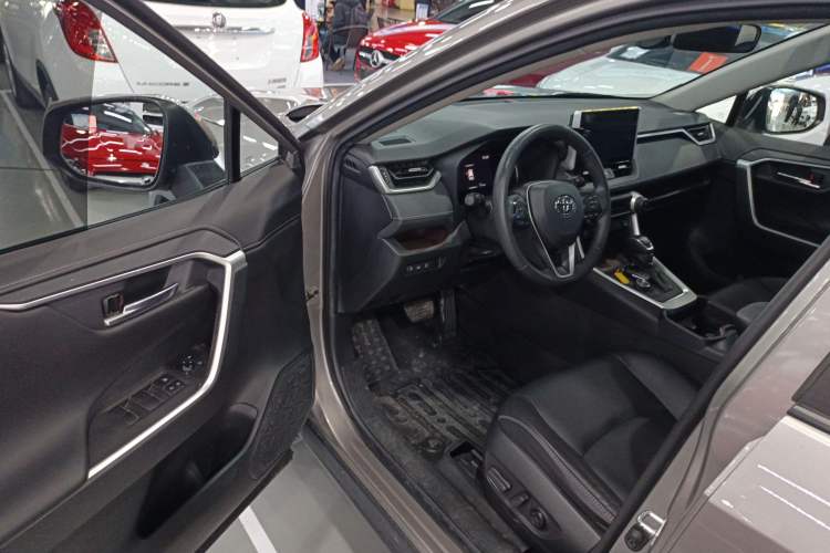 Used Toyota RAV4 2021 2.0L CVT Four-Wheel Drive Premium Edition