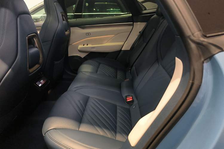 Used Zeekr 001 2025 YOU Edition 100 kWh All-Wheel Drive
