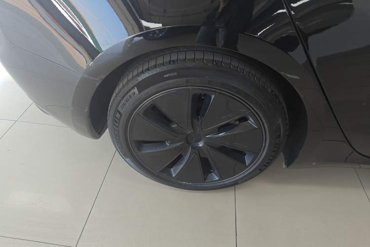 Used Tesla Model 3 2023 Long-Range All-Wheel-Drive Version