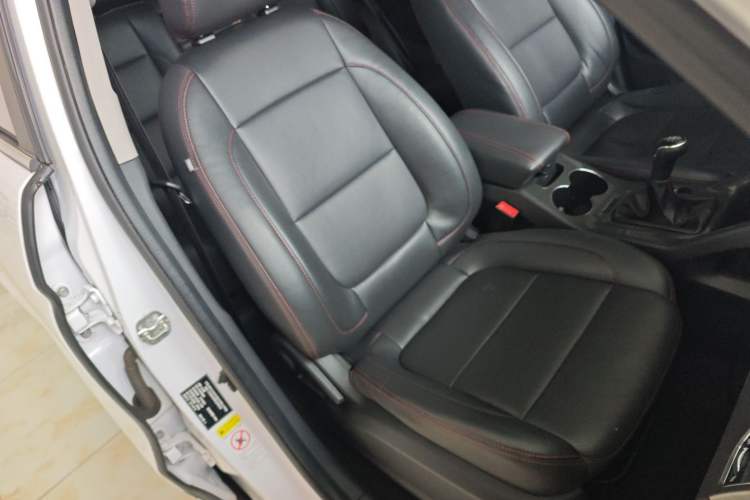 Used Changan CS75 2017 Shangkui Edition 1.5T Manual Fengxiang Model
