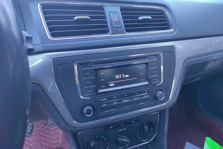 Used Volkswagen Lavida 2015 1.6L Manual Comfort Edition
