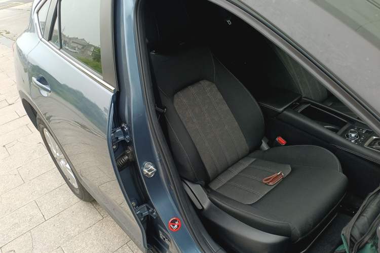 Used Mazda CX-4 2018 2.0L Automatic Two-Wheel Drive Blue Sky Exploration Version China V Standard
