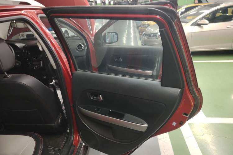 Used Great Wall M4 2014 1.5L manual Comfort trim level
