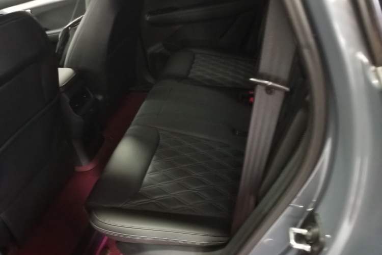 Used Wuling Asta 2022 2.0L DHT Electric-Speed Version
